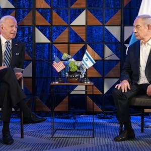 Joe Biden (l), Präsident der USA, und Benjamin Netanjahu, Ministerpräsident von Israel, bei einem Treffen in Tel Aviv. Das Verhältnis zwischen den beiden war schon vor dem Gaza-Krieg kein einfaches. (Archivbild)