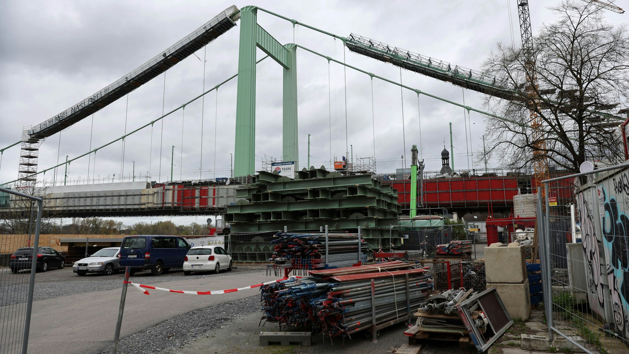 In den kommenden Monaten steht auf der Mülheimer Brücke jede Menge Arbeit an.