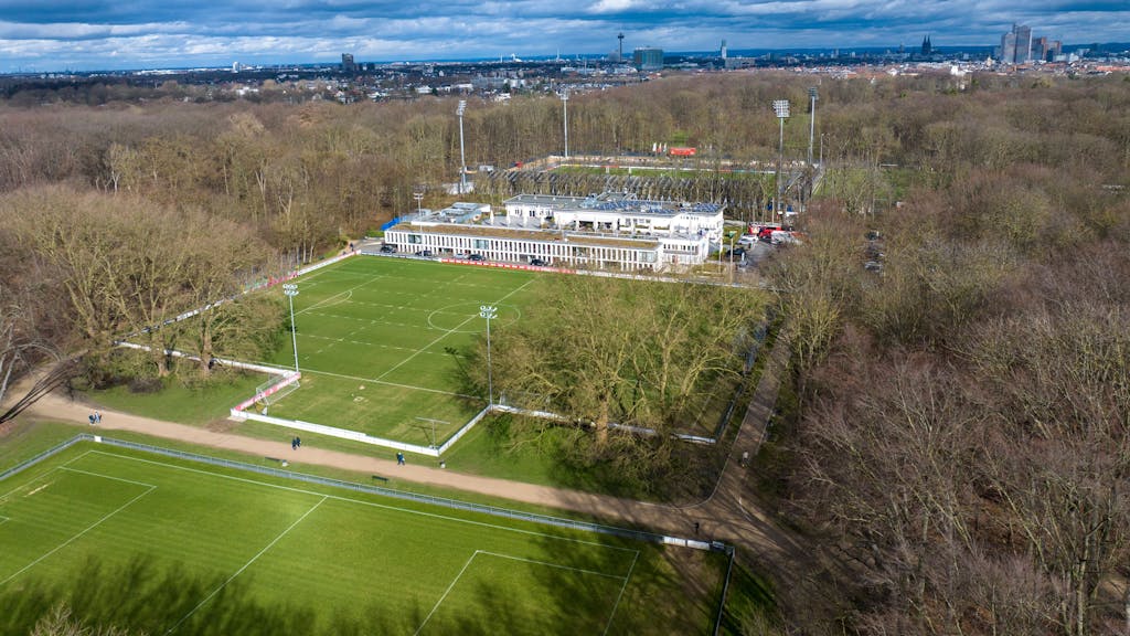Das Geißbockheim und der Rhein-Energie-Sportpark, derzeit die Heimat des 1. FC Köln.