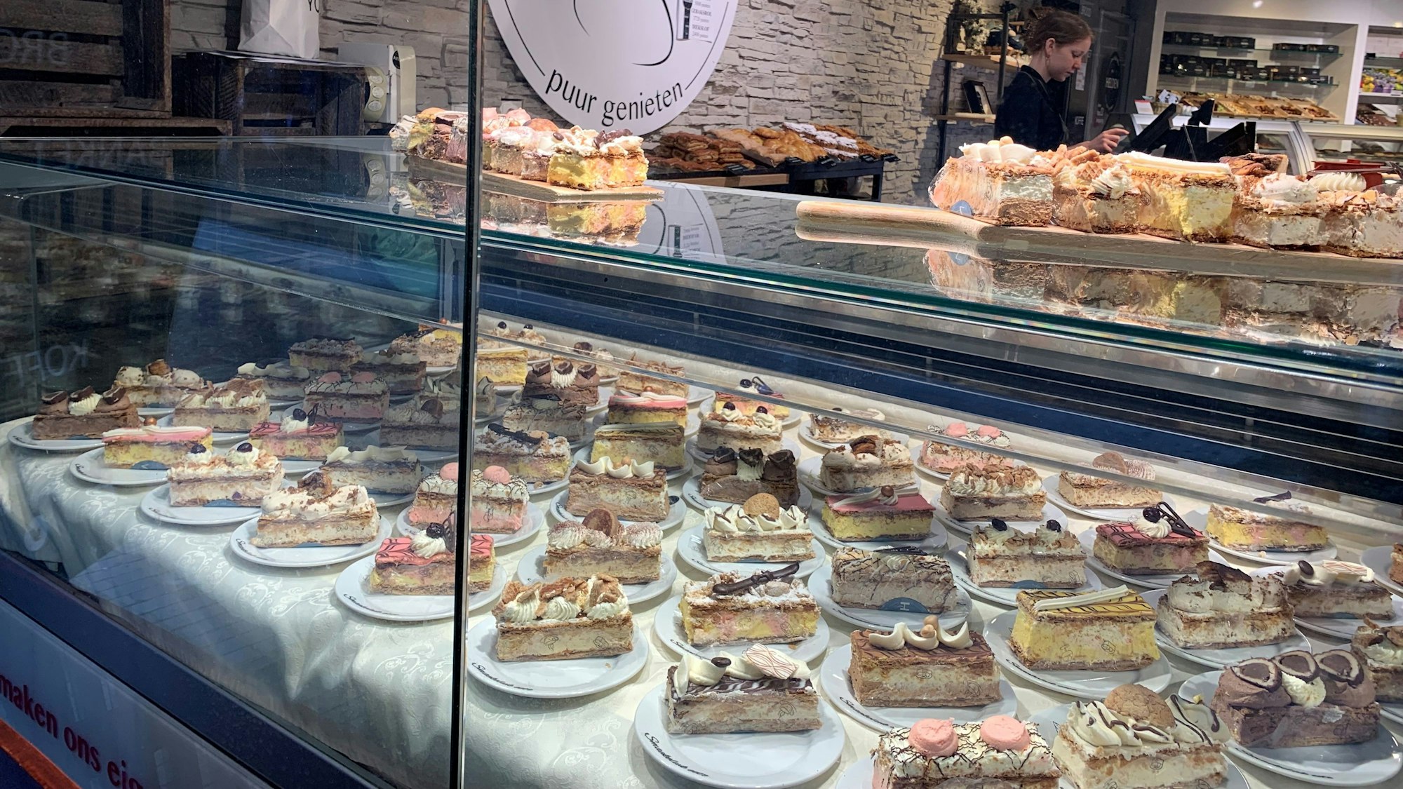 Bäckerei und Café "Helden" in Middelharnis im März 2024