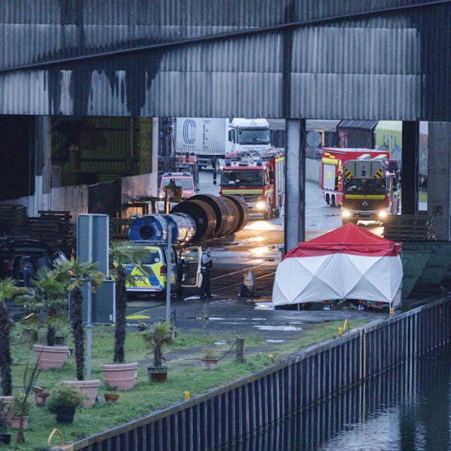 Bei einer Auseinandersetzung im Dortmunder Hafen ist am Donnerstag ein Mensch nach einer Gewaltanwendung gestorben.&nbsp;