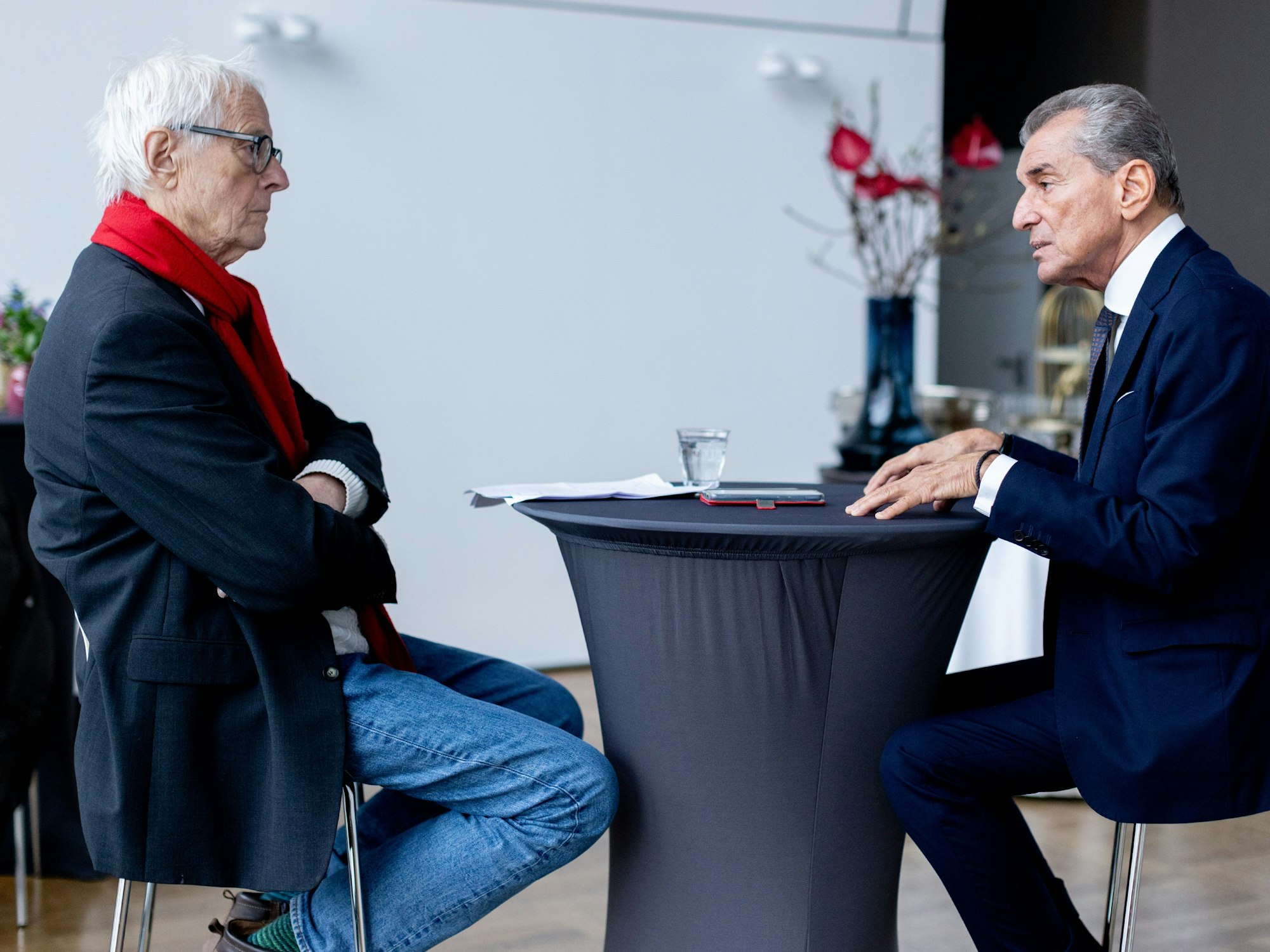 Interview mit Michel Friedman, deutsch-französischer Publizist, Talkmaster, Jurist, Philosoph und ehemaliger Politiker, in der Flora Köln