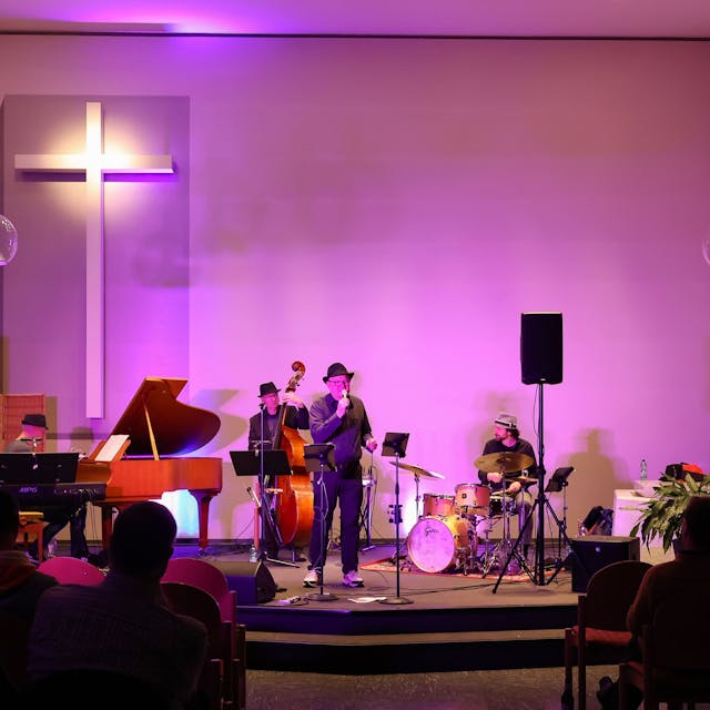 Im vergangenen Jahr spielte die Band „Wir sind Roger“ in der Babtistenkirche im Rahmen der Mülheimer Nacht. (Archivbild)
