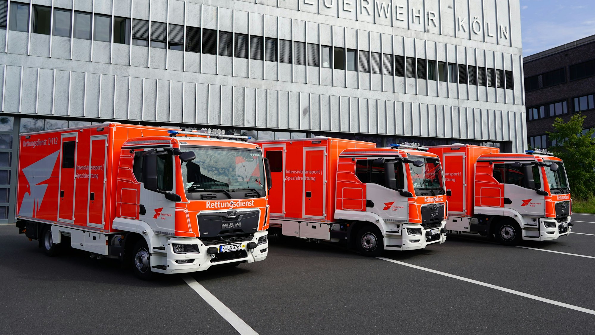 Die drei Spezial-Rettungswagen der Berufsfeuerwehr Köln
