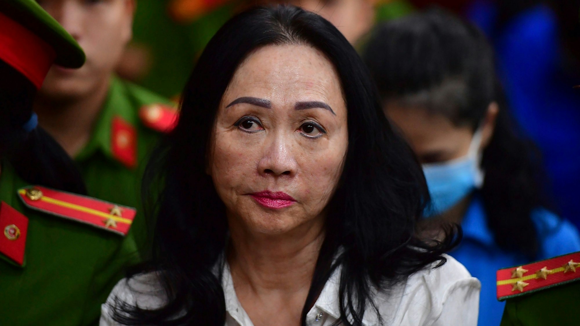 Die angeklagte vietnamesische Geschäftsfrau Truong My Lan nimmt an einem Gerichtsprozess teil.