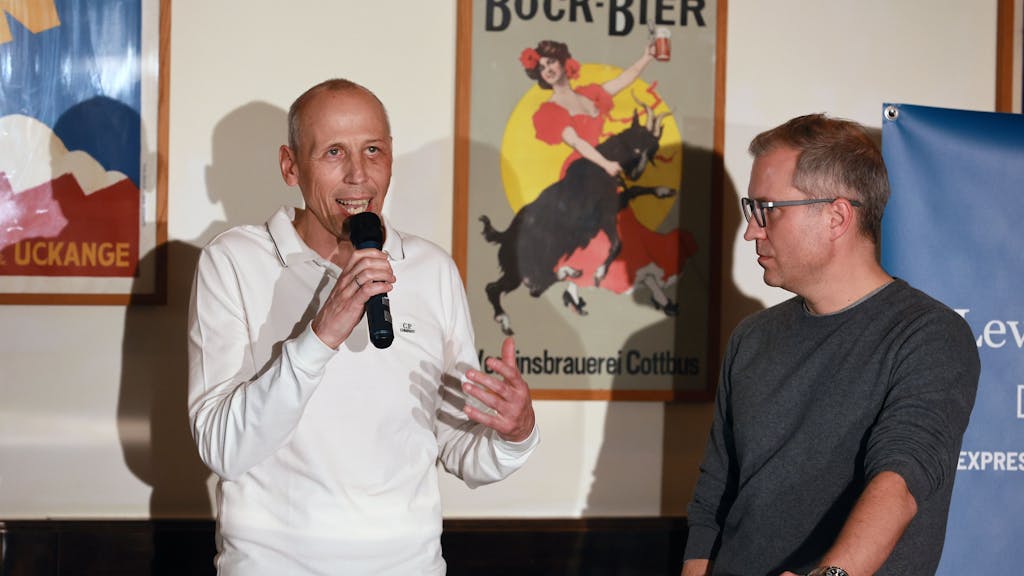 Matthias Scherz spricht bei „E Levve lang – der Talk zum FC“.

