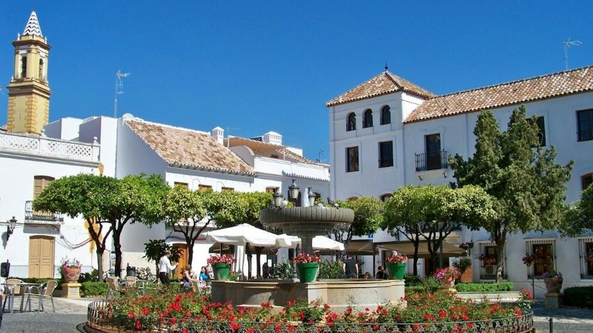 Bedburg bekommt eine neue Partnerstadt: Es ist das Blumenparadies Estepona an der Costa del Sol unweit von Malaga in Süd-Spanien.