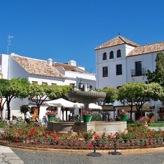 Bedburg bekommt eine neue Partnerstadt: Es ist das Blumenparadies Estepona an der Costa del Sol unweit von Malaga in Süd-Spanien.