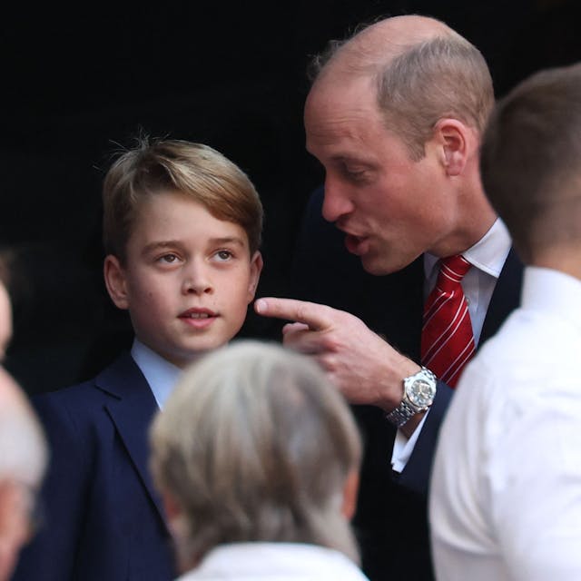 Prinz George und Prinz William bei einem Rugby-Spiel im Oktober 2023.