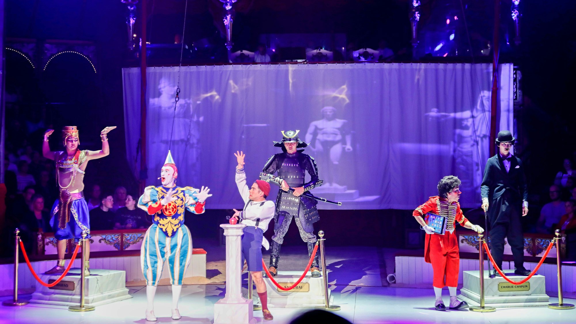 Premiere im Circus Roncalli in Köln.