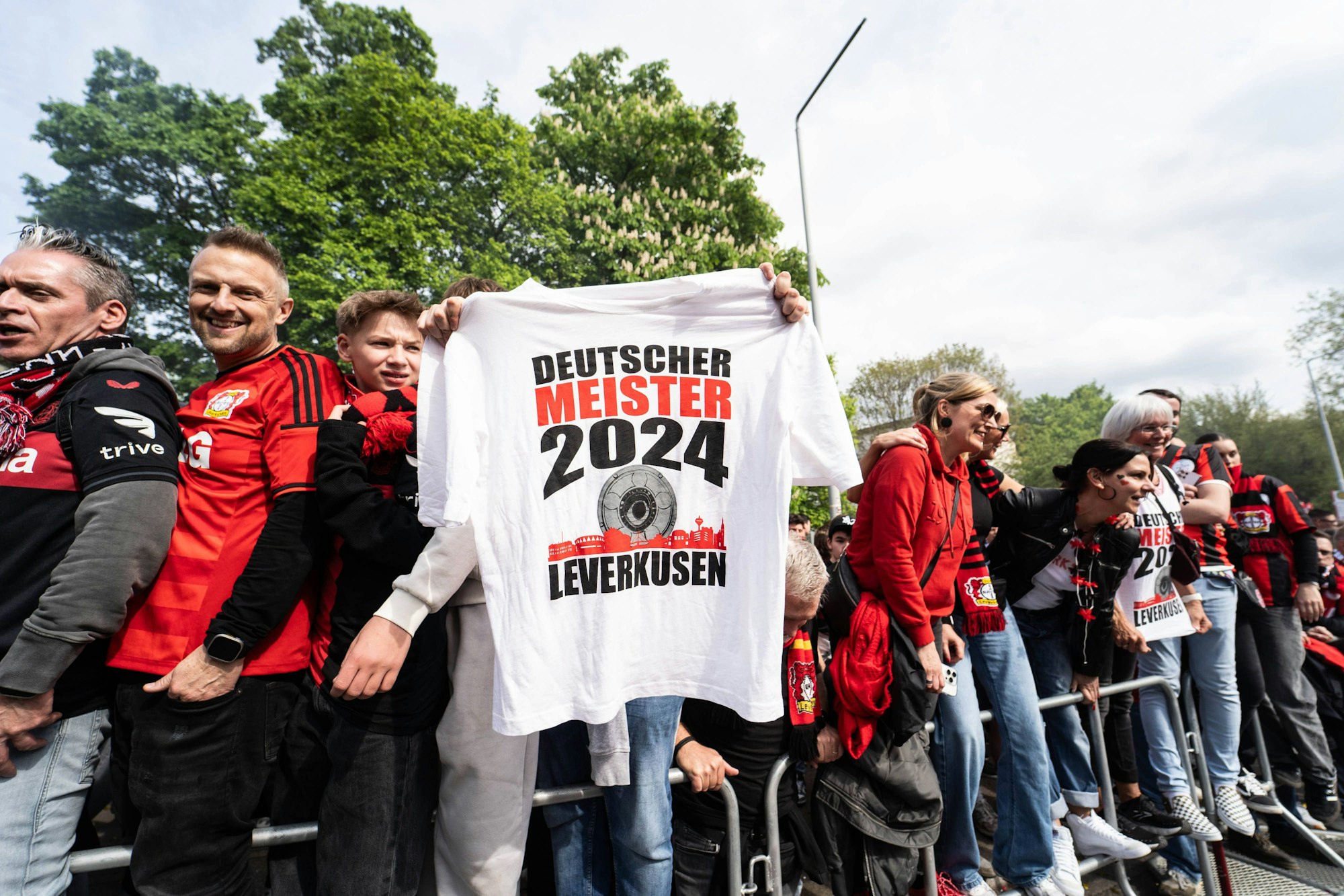 Deutscher Meister 2024: Die Hoffnungen der Leverkusener Fans sind vor dem Spiel groß.