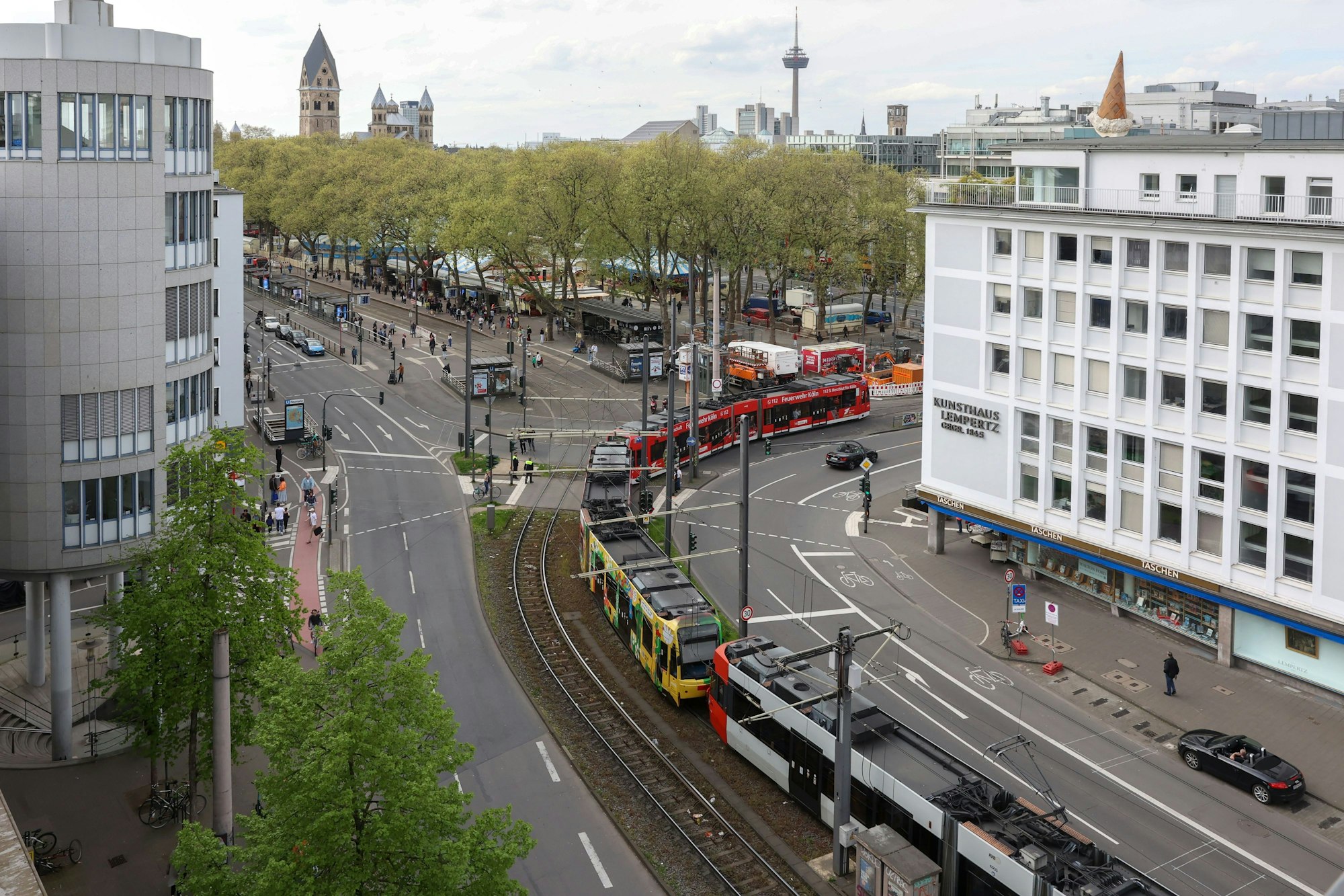 Die 90-Meter-Bahnen wurden auf der Ost-West-Achse zwischen Bahnhof Deutz/Messe und Neumarkt getestet.




