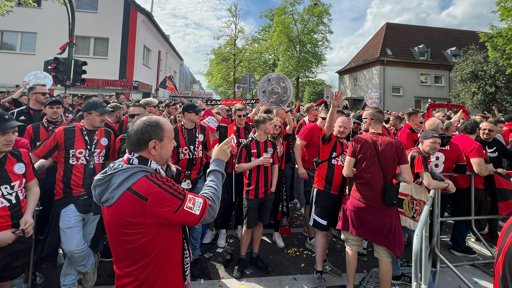 Große Vorfreude bei den Fans von Bayer 04.