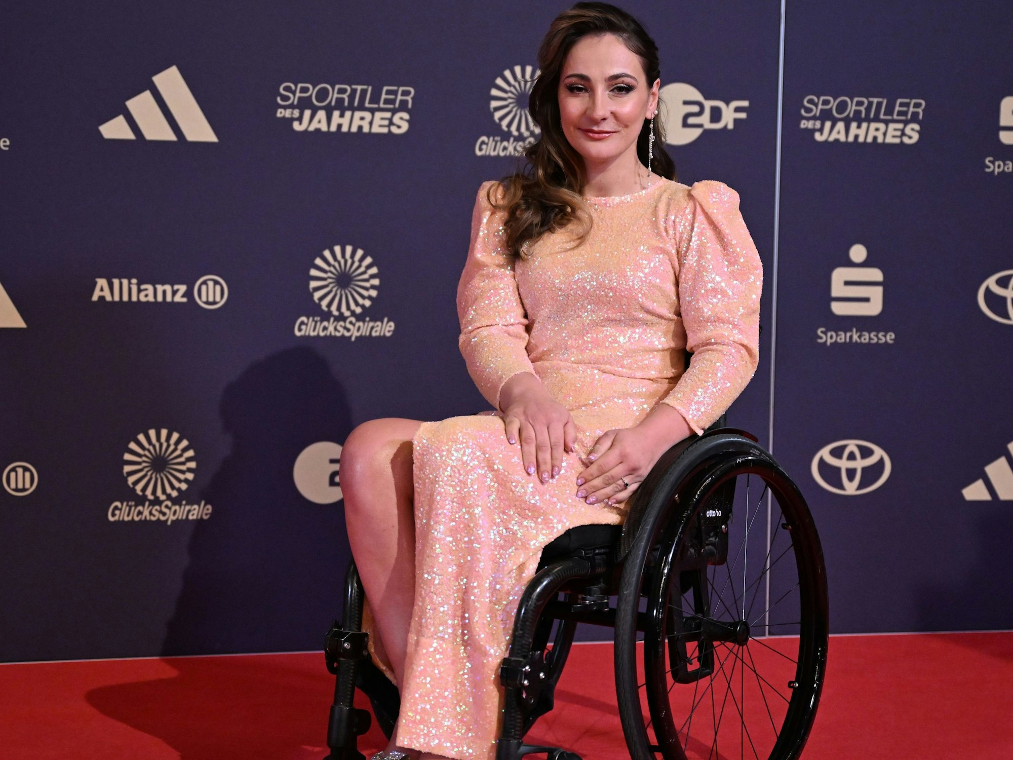Kristina Vogel bei der „Sportler des Jahres“-Gala auf dem Roten Teppich.
