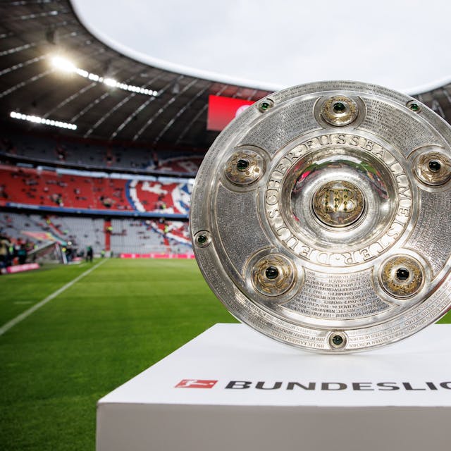 Die Schale: Der 1.FC Köln war der erste Gewinner in der Fußball-Bundesliga