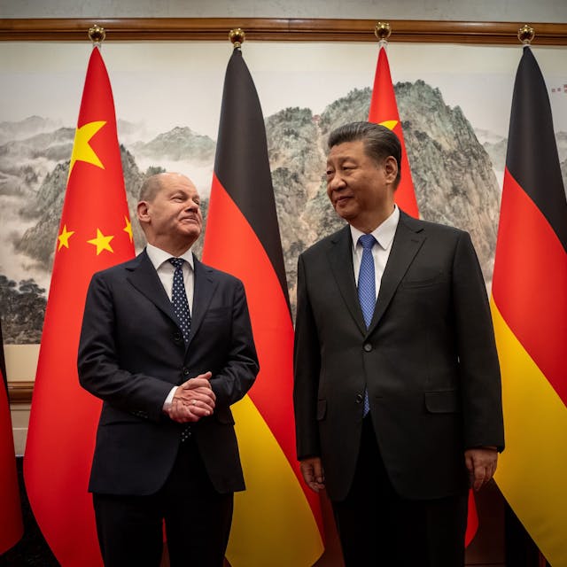 Treffen in Peking: Bundeskanzler Olaf Scholz (SPD) wird von Xi Jinping, Staatspräsident von China, im Staatsgästehaus empfangen. Es ist der Höhepunkt der dreitägigen China-Reise des Bundeskanzlers.