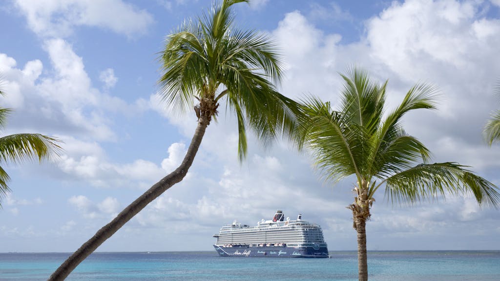 Kreuzfahrtschiff in der Karibik.
