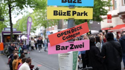 c/o Pop
Rundgang über die kostenlosen Konzerte und dem Markt auf der Venloer Straße.