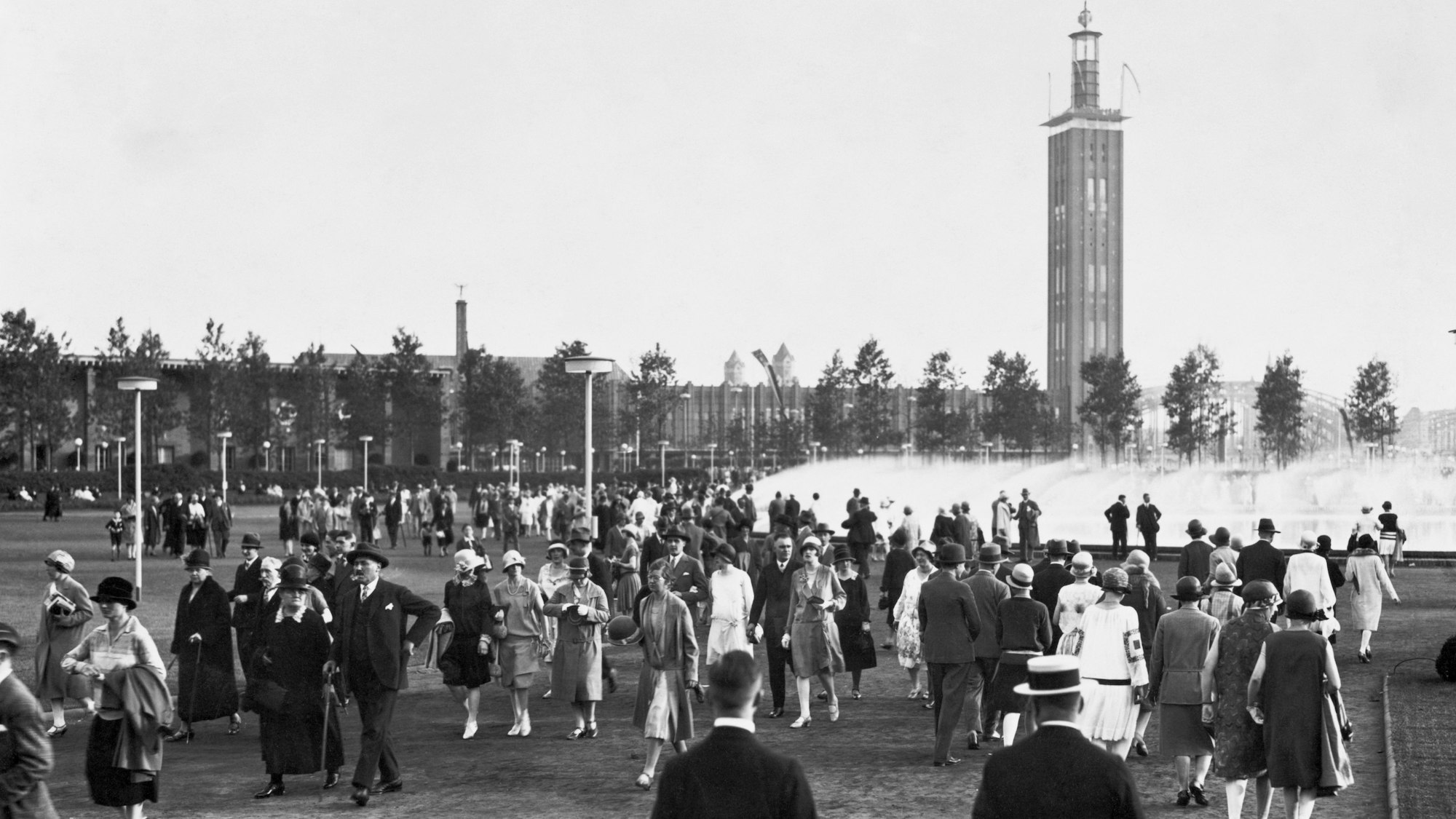 Der 1928 errichtete Messeturm von Adolf Abel.
