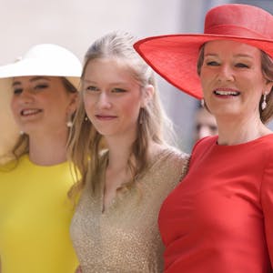 Kronprinzessin Elisabeth (l-r) von Belgien, Prinzessin Eleonore von Belgien und Königin Mathilde von Belgien nehmen an der Te Deum-Messe anlässlich des belgischen Nationalfeiertags teil.