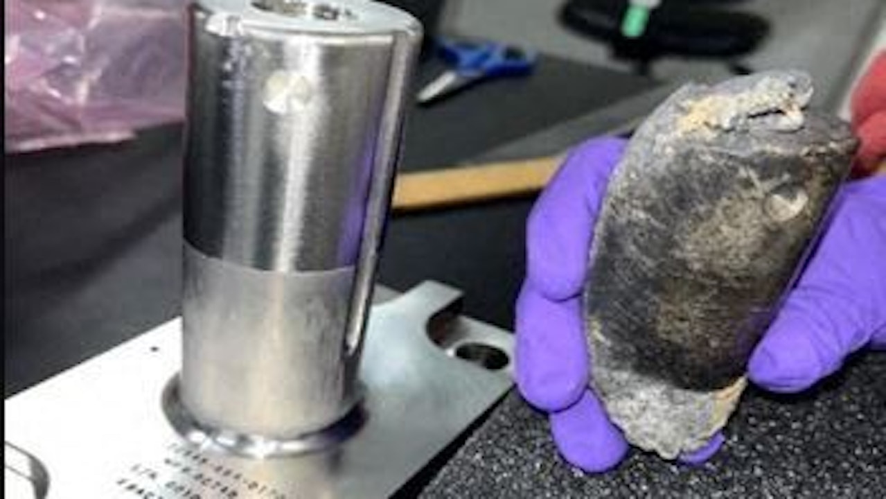 Die Nasa bestätigte am Montag die Vermutung, dass es sich bei dem Objekt um ein Fragment einer Frachtpalette alter Batterien handelt.