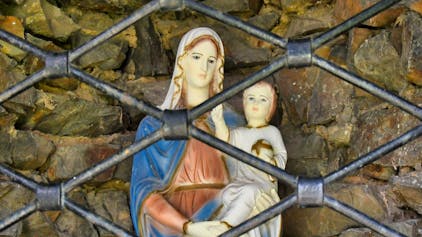 Ostro: Die Madonna von Ostro mit Jesuskind. Das Bistum Dresden-Meißen verzeichnet große Resonanz auf die „blutende Madonna“ von Ostro in Sachsen