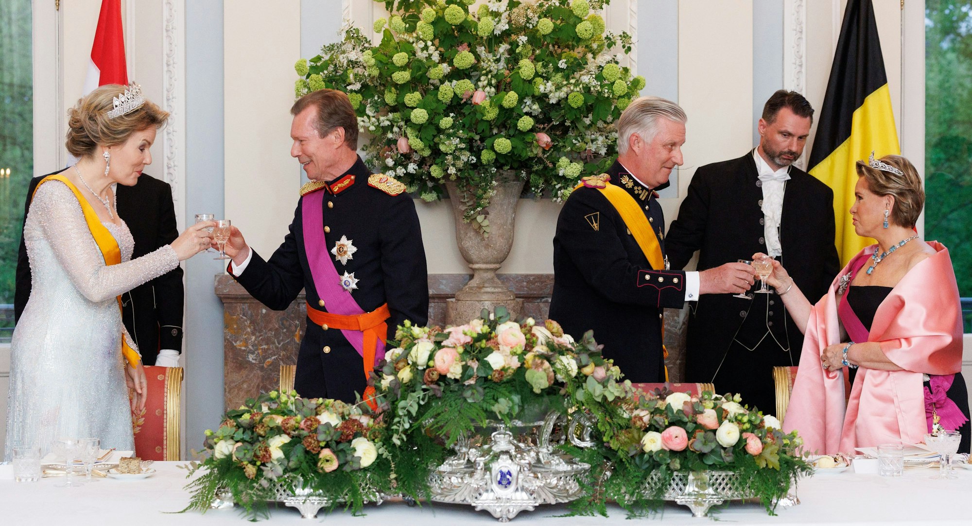 Königin Mathilde, Großherzog Henri, König Philippe und Großherzogin Maria-Teresa beim Staatsbankett.