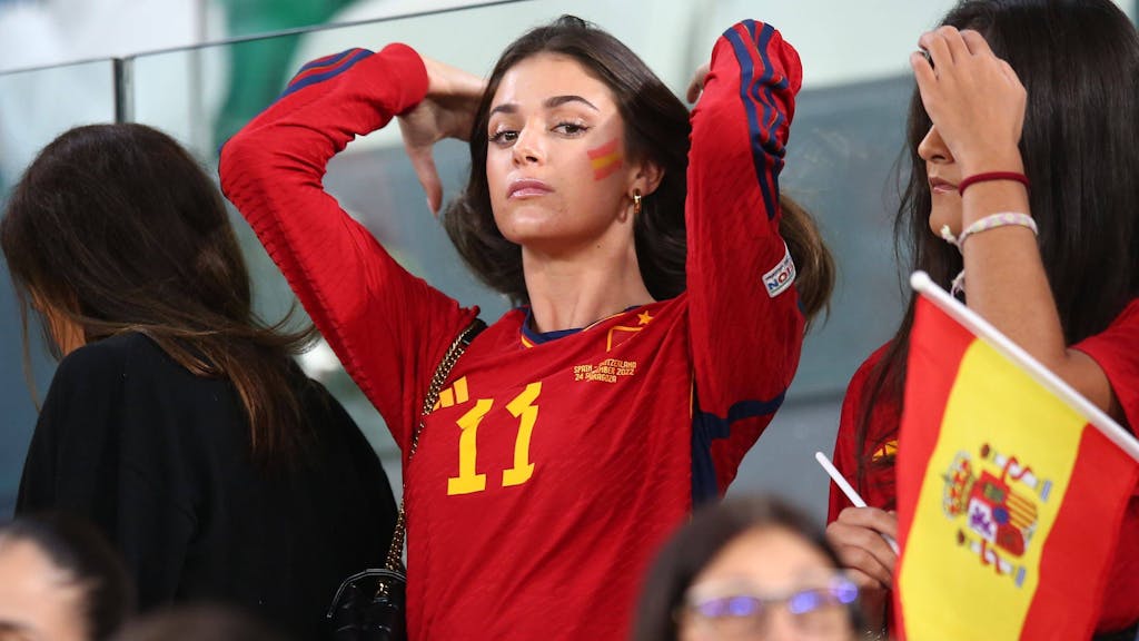 Sira Martinez auf der Tribüne bei einem WM-Spiel ihres damaligen Freundes.