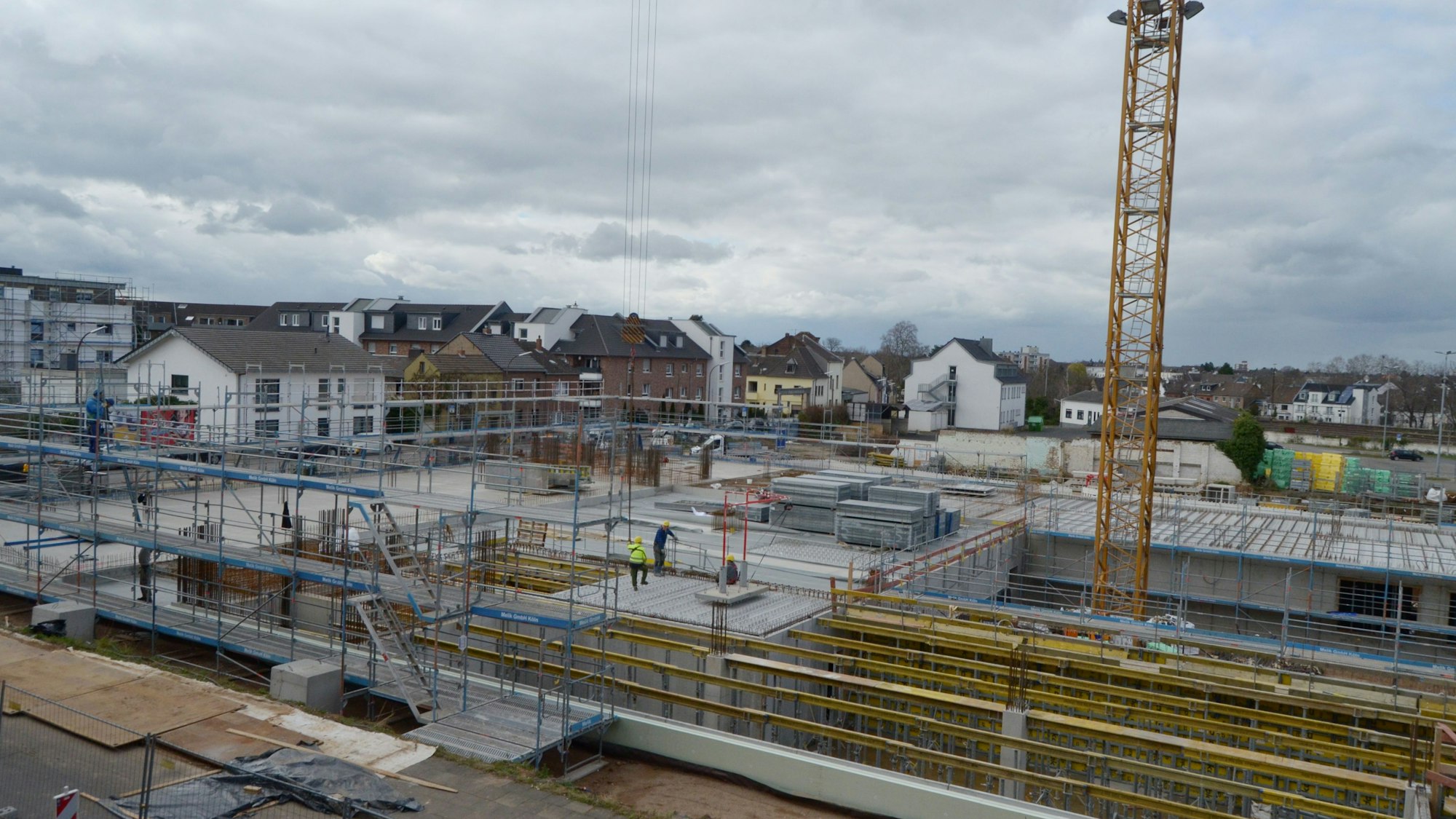 Das Bild zeigt die Baustelle für das neue Rathaus der Stadt Euskirchen auf dem Eckgrundstück Roitzheimer Straße/An der Vogelrute.