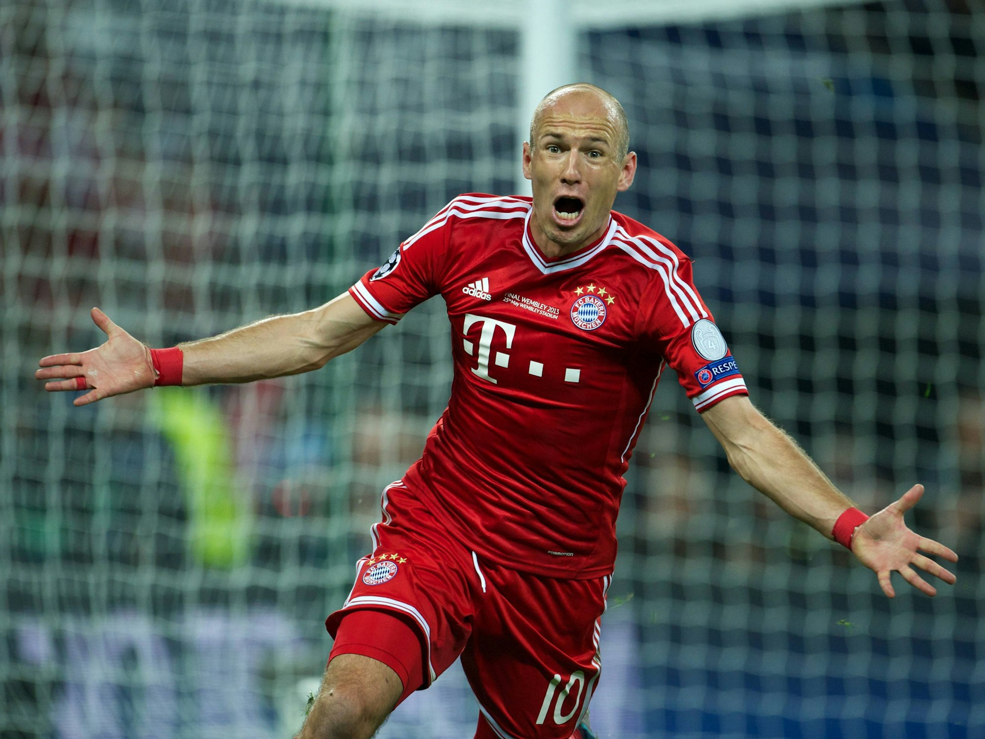 Arjen Robben (FC Bayern München) nach dem Treffer zum 2:1-Endstand.