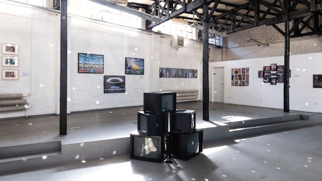 Das Atelierzentrum Ehrenfeld zeigt unter anderem die Werke des Videokünstlers Arseniy Shuster.