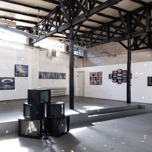 Das Atelierzentrum Ehrenfeld zeigt unter anderem die Werke des Videokünstlers Arseniy Shuster.