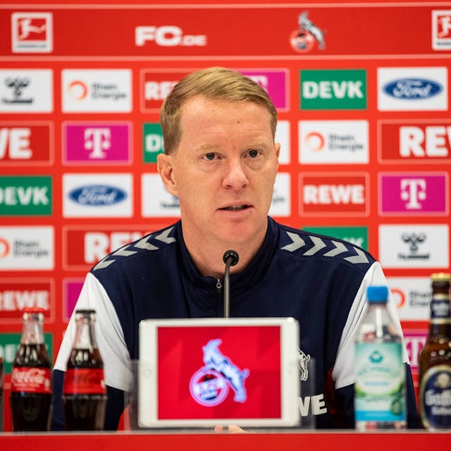 Timo Schultz bei der Pressekonferenz des 1.FC Köln vor dem Spiel gegen Darmstadt.&nbsp;
