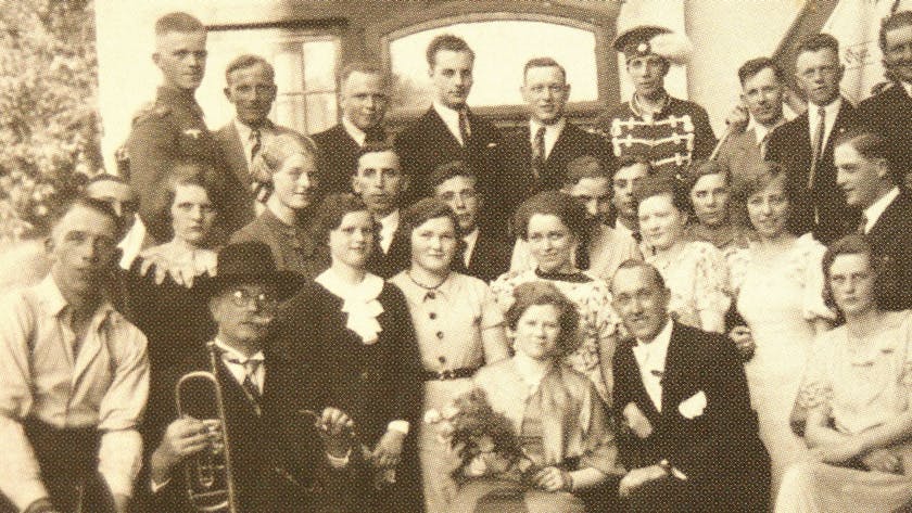 Beim Maiball im Saal Ritzdorf des Frankfurter Hofs wurde dieses Foto vermutlich im Jahr 1930 geschossen.