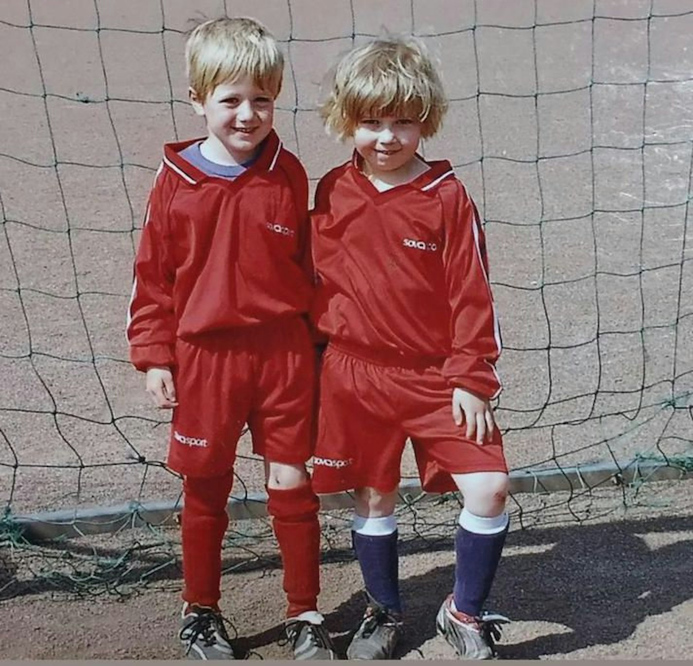 Nicolas Hoffmann und seine Cousine Maike Buchmüller standen schon im Jahr 2007 beim FC Sankt Augustin zusammen auf dem Platz.