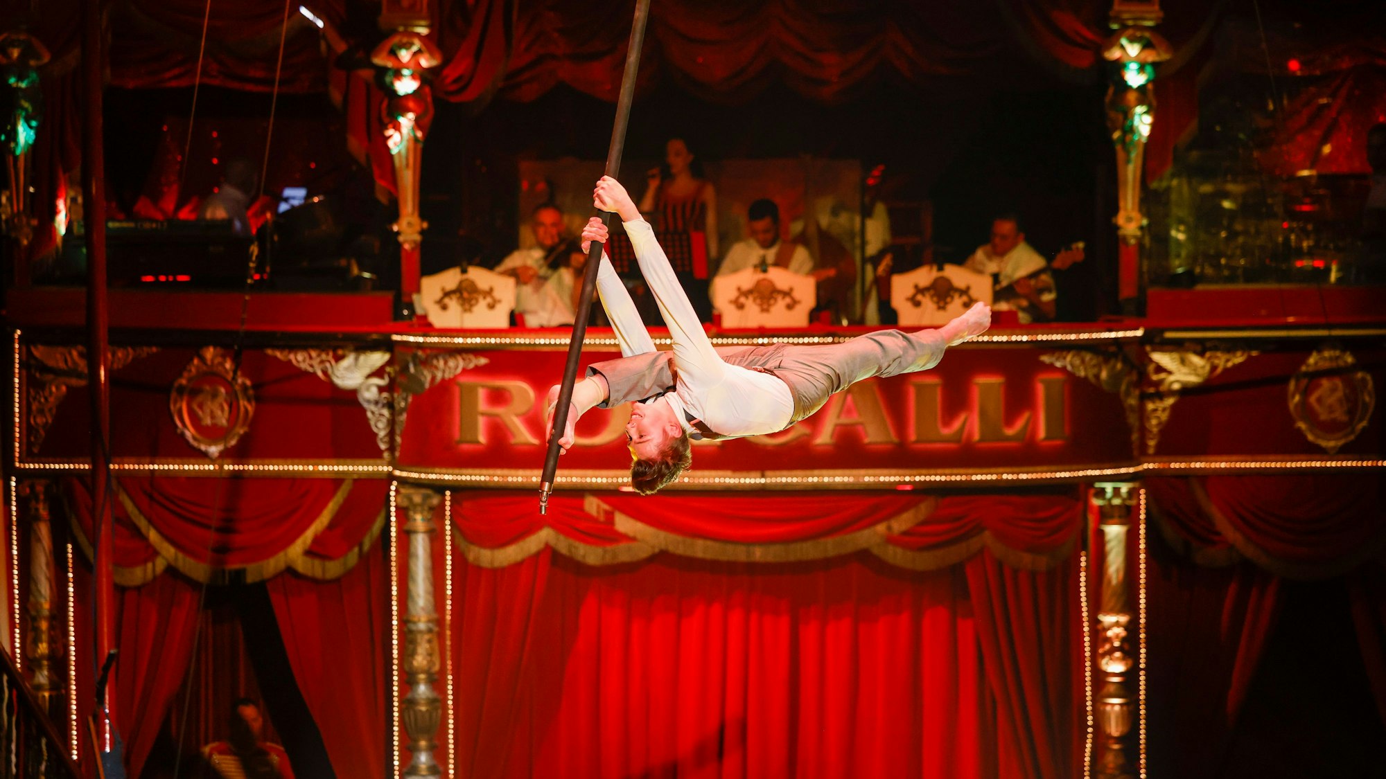 Justin Philadelphia bei der Premiere des Circus Roncalli in Köln.