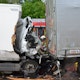 Das Bild zeigten ein zertrümmertes Führerhaus eines Lastwagens.