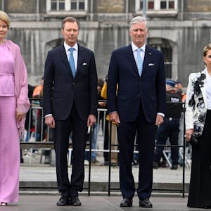 Königin Mathilde von Belgien, Großherzog Henri von Luxemburg, König Philippe von Belgien und Großherzogin Maria Teresa von Luxemburg beim Besuch in Lüttich.