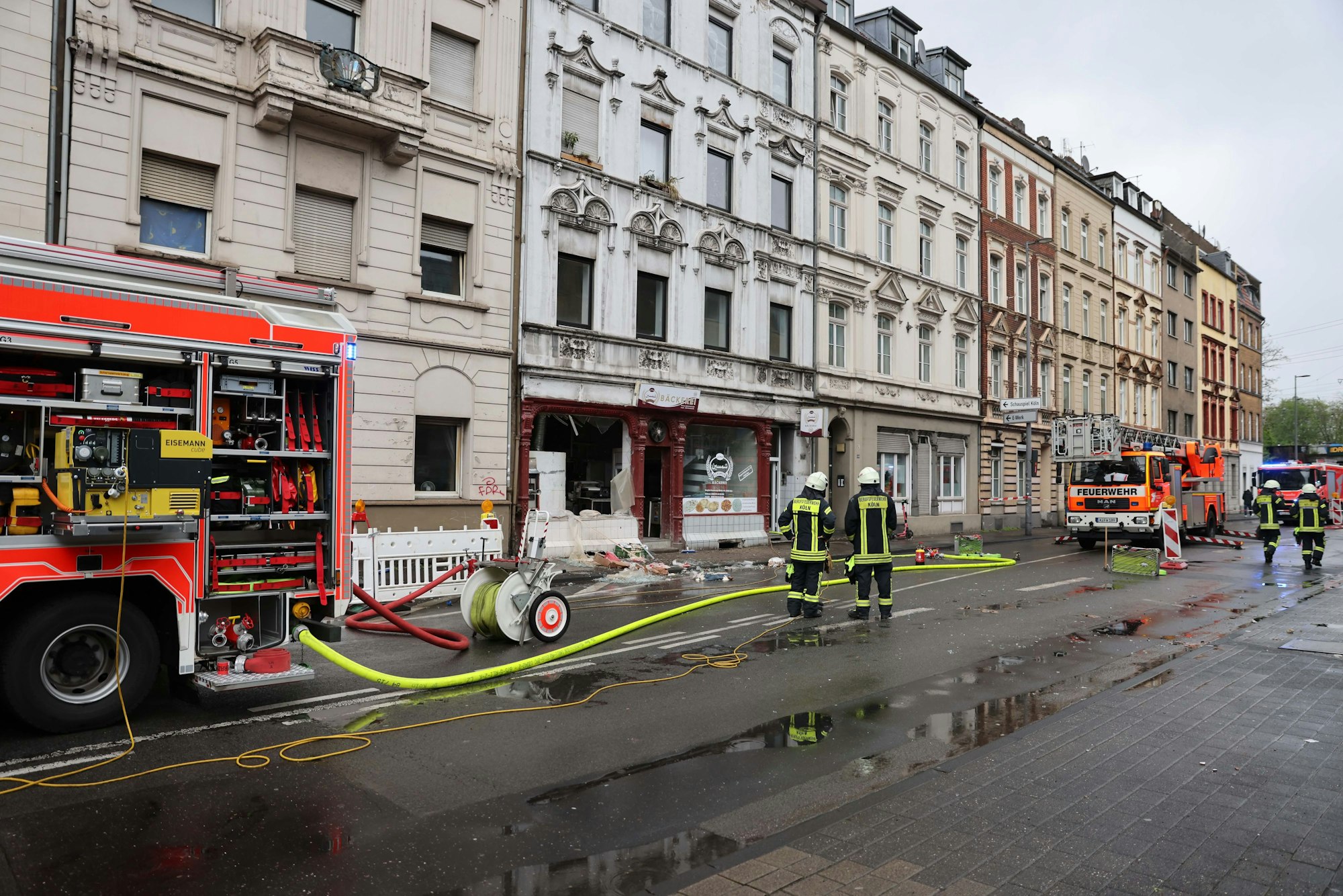 Köln, RSK, Explosion in einer Bäckerei an der Bergisch-Gladbacher Straße
