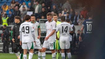 Spieler von Borussia Mönchengladbach frustriert über eine Niederlage.