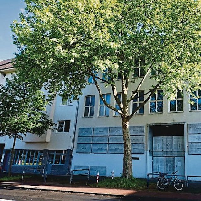 Fassade des leerstehenden Gebäudes an der Aachener Straße 443 (Archivbild). Foto von Susanne Esch