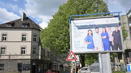 Klinikum Leverkusen wirbt um Pfleger mitten in Gladbach.
