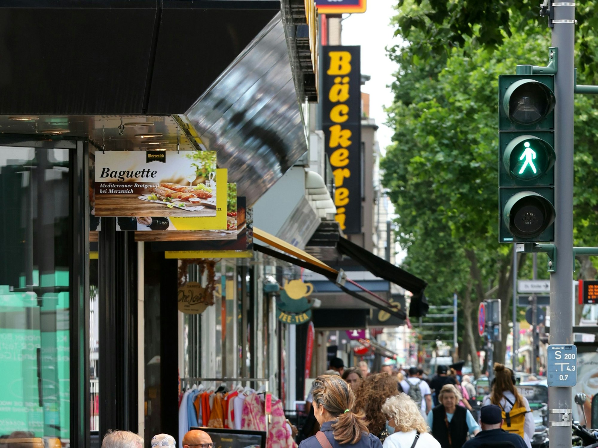 Veedelansichten im Stadtteil Sülz: hier die Sülzburgstraße 2022