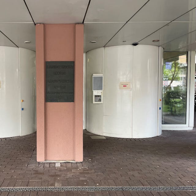 Eingang zum Kölner Landgericht.