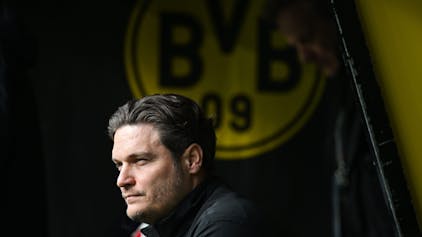Edin Terzic (Borussia Dortmund) ist unglücklich über den Spielverlauf beim Duell gegen Bayer Leverkusen.