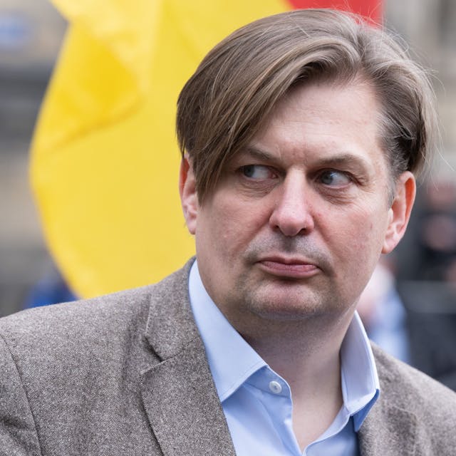 Maximilian Krah, AfD-Spitzenkandidat für die Europawahl, steht in der Kritik, nachdem ein enger Mitarbeiter am Dienstag festgenommen wurde. Jian G. soll für chinesische Nachrichtendienste spioniert haben, so die Vorwürfe. (Archivbild)