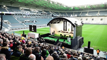 Die Bühne bei der Borussia-Mitgliederversammlung.