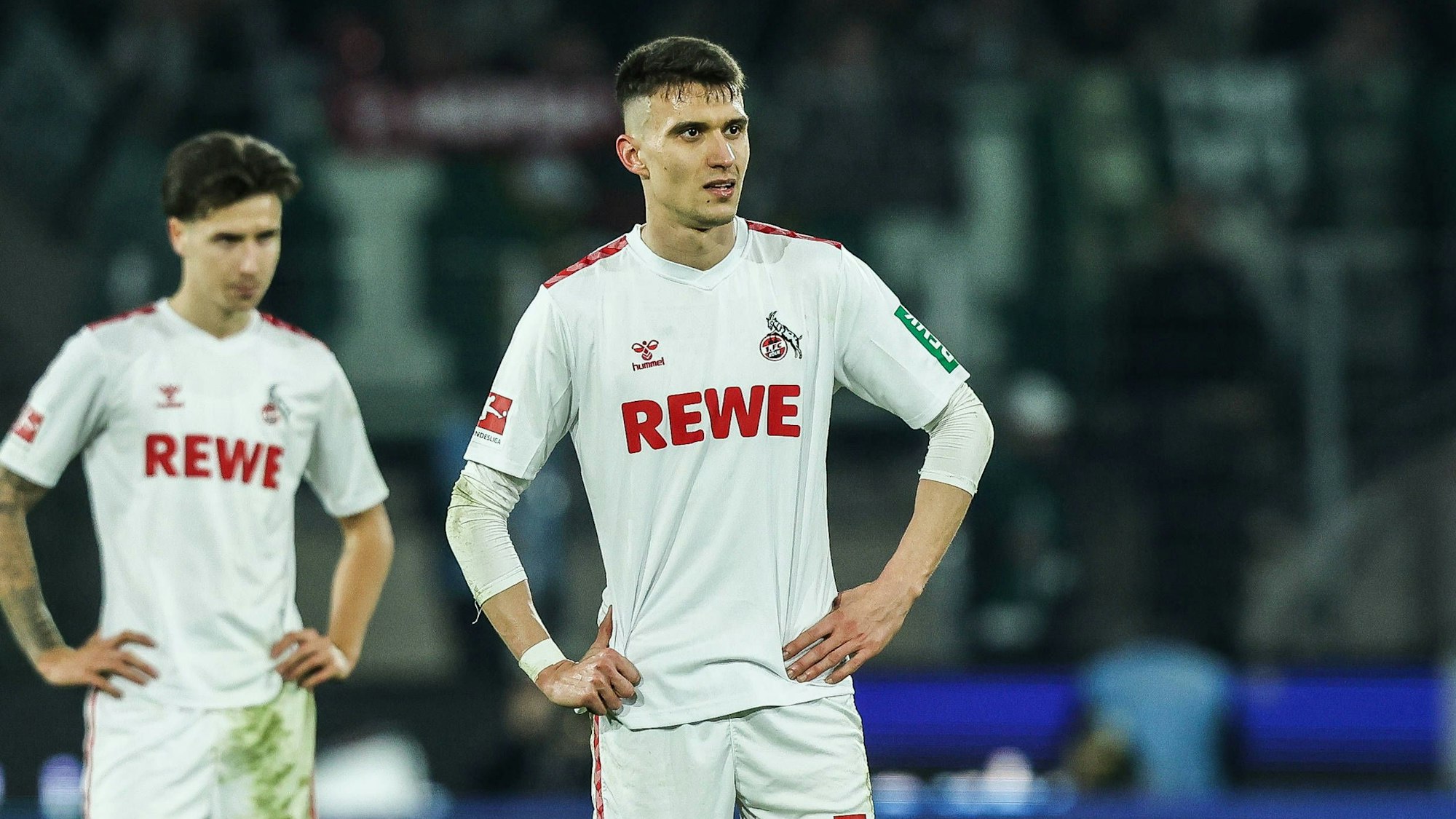 Dejan Ljubicic vom 1. FC Köln zeigt sich nach der Niederlage gegen Bayer 04 Leverkusen enttäuscht.