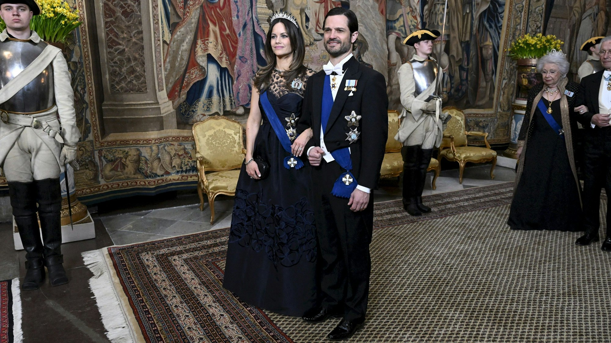 Prinz Carl Philip mit Prinzessin Sofia vor dem Staatsdinner im Königlichen Palast.