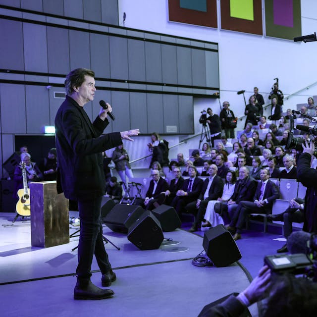 Toten-Hosen-Sänger Campino als Gastprofessor im Hörsaal der Heinrich-Heine-Universität Düsseldorf, hier bei seiner ersten Vorlesung am 2. April.